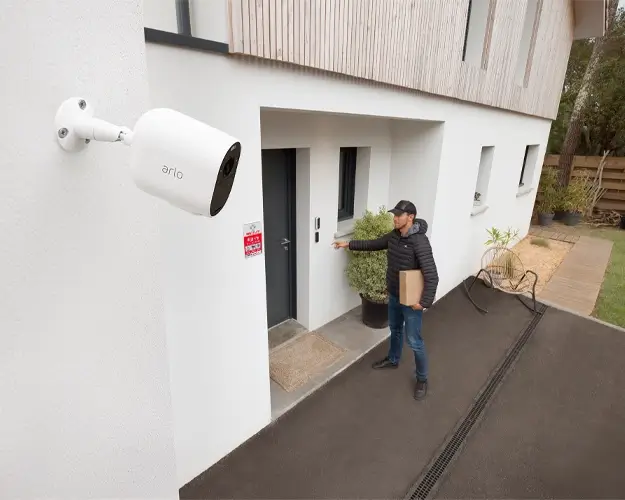 Hyttealarm – utendørs kamera og Verisure-alarm